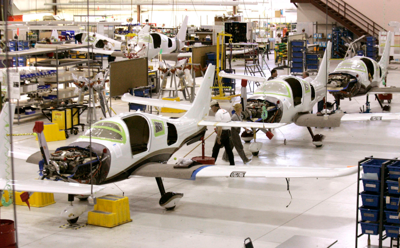 Illustration for article titled The Stunning Factory Porn Of Aircraft Assembly Lines